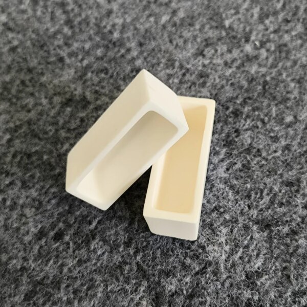 Small Size Porcelain Boat Crucibles - Image 4