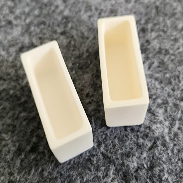 Small Size Porcelain Boat Crucibles - Image 6